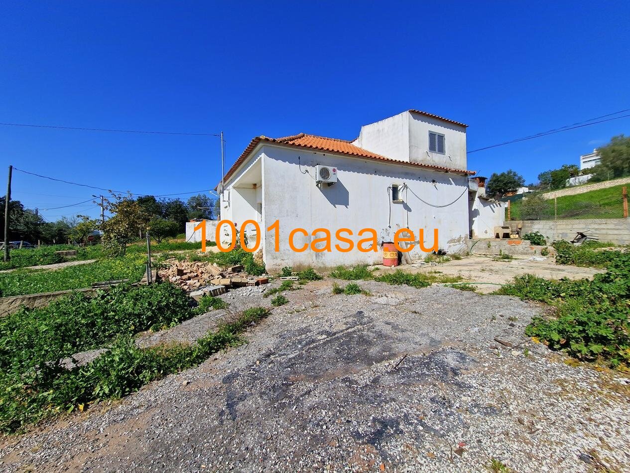 Algarve - Charmantes Haus: Viel Platz und Potenzial in idyllischer Lage