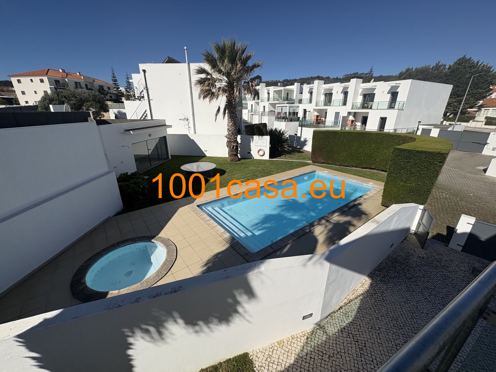 Moderne Villa mit Pool in Strandnähe an der Silberküste zu verkaufen