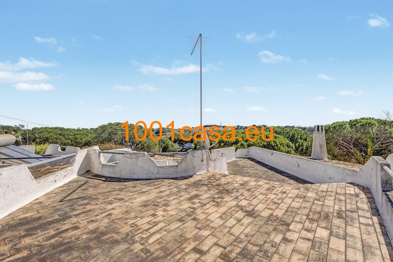Algarve Exklusive 3-Zimmer-Villa auf ca.1ha in Almancil - Privatsphäre mit Pool & Komfort