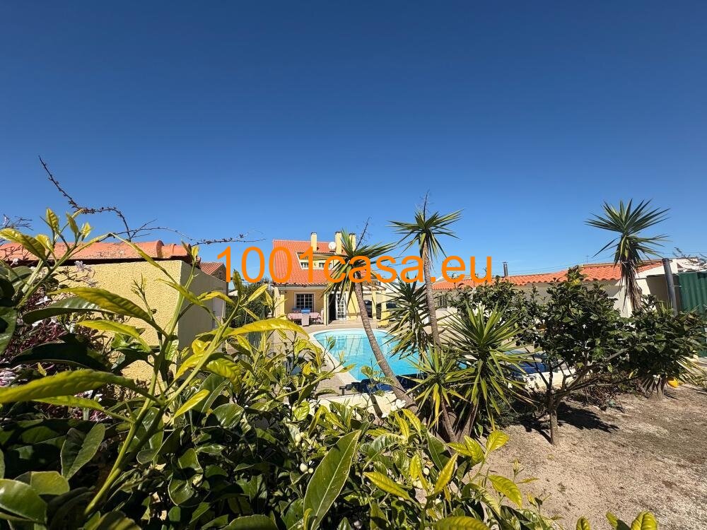 Exklusive Ruhe-Oase: Moderne Villa mit Pool nahe São Martinho do Porto