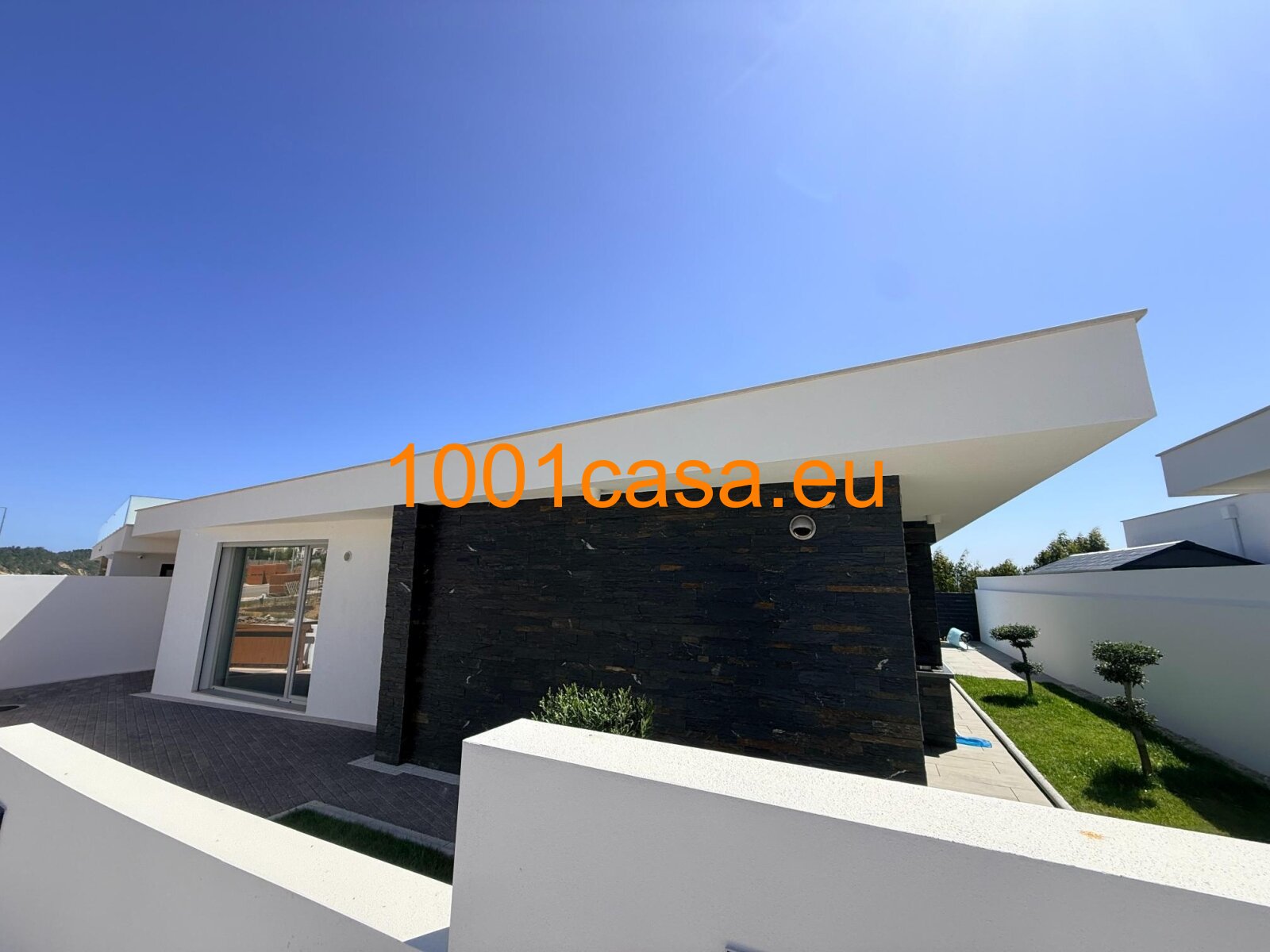 Bungalow Villa ca.1 km zum Strand in Salir do Porto zu verkaufen