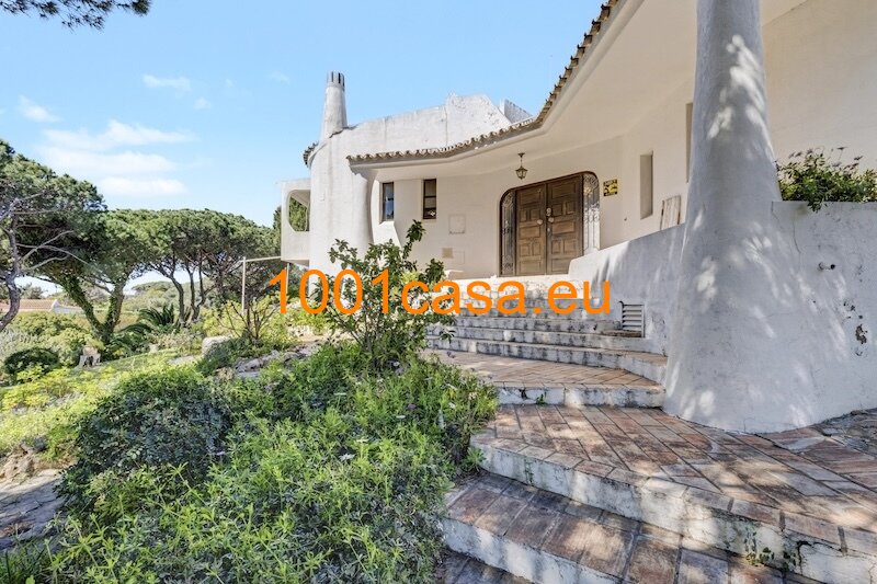 Algarve Exklusive 3-Zimmer-Villa auf ca.1ha in Almancil - Privatsphäre mit Pool & Komfort