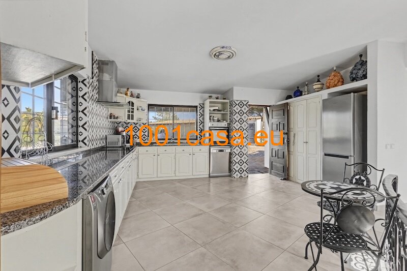 Algarve Exklusive 3-Zimmer-Villa auf ca.1ha in Almancil - Privatsphäre mit Pool & Komfort