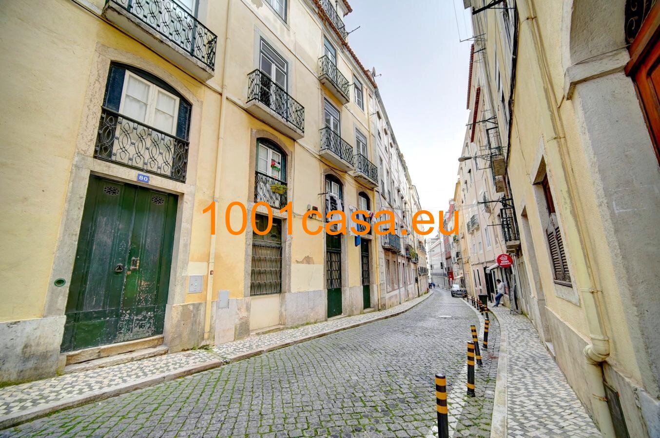 Exklusive DG Wohnung über den Dächern von Lissabon – Design-Juwel im historischen Herzen