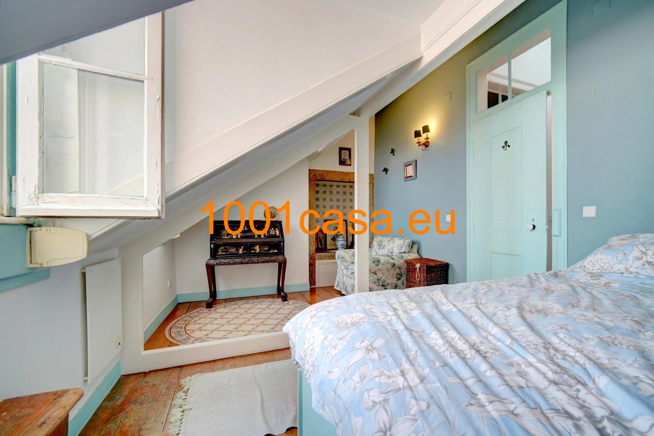 Exklusive DG Wohnung über den Dächern von Lissabon – Design-Juwel im historischen Herzen