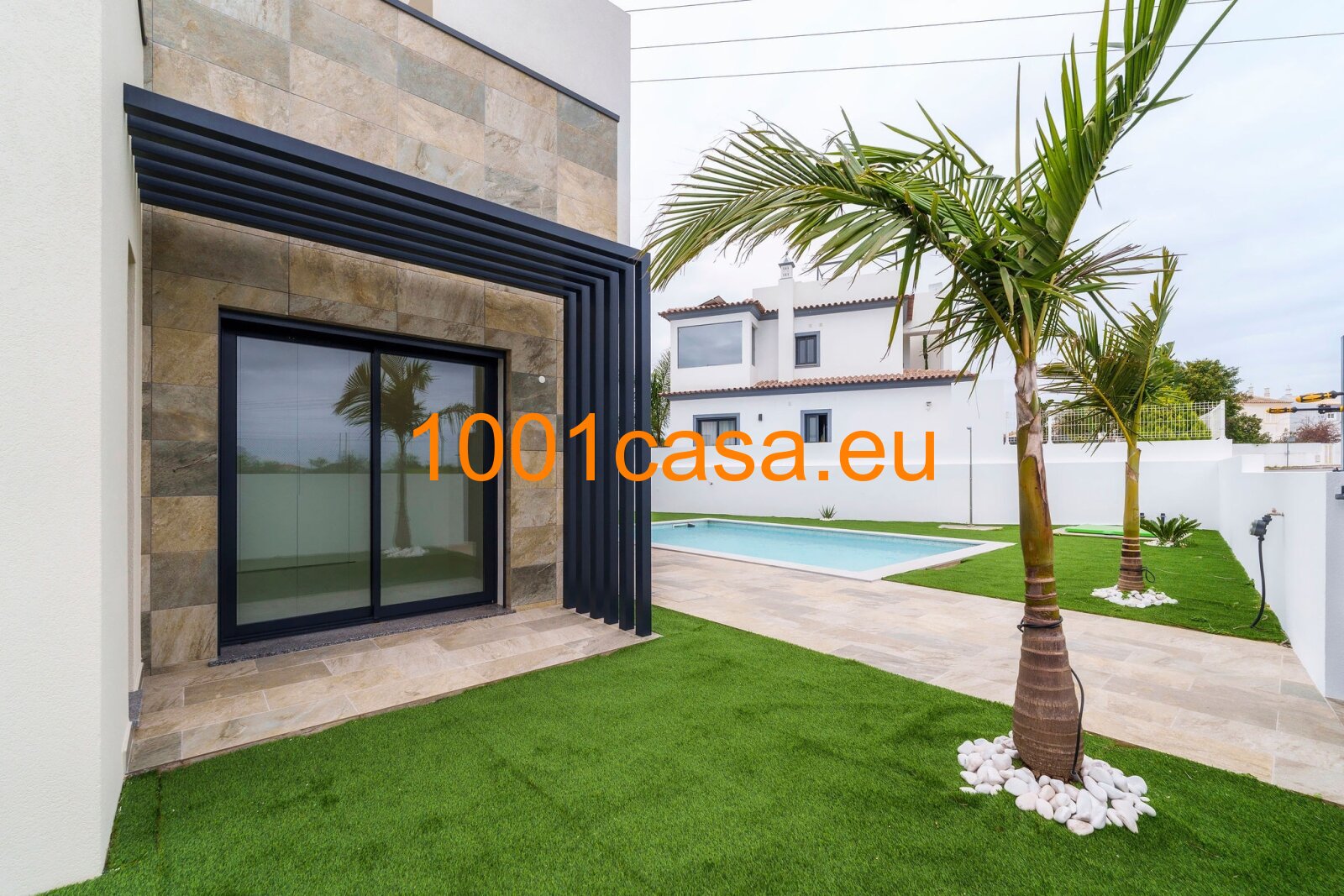 Neubau 2025 - Moderne Villa in Armação de Pêra