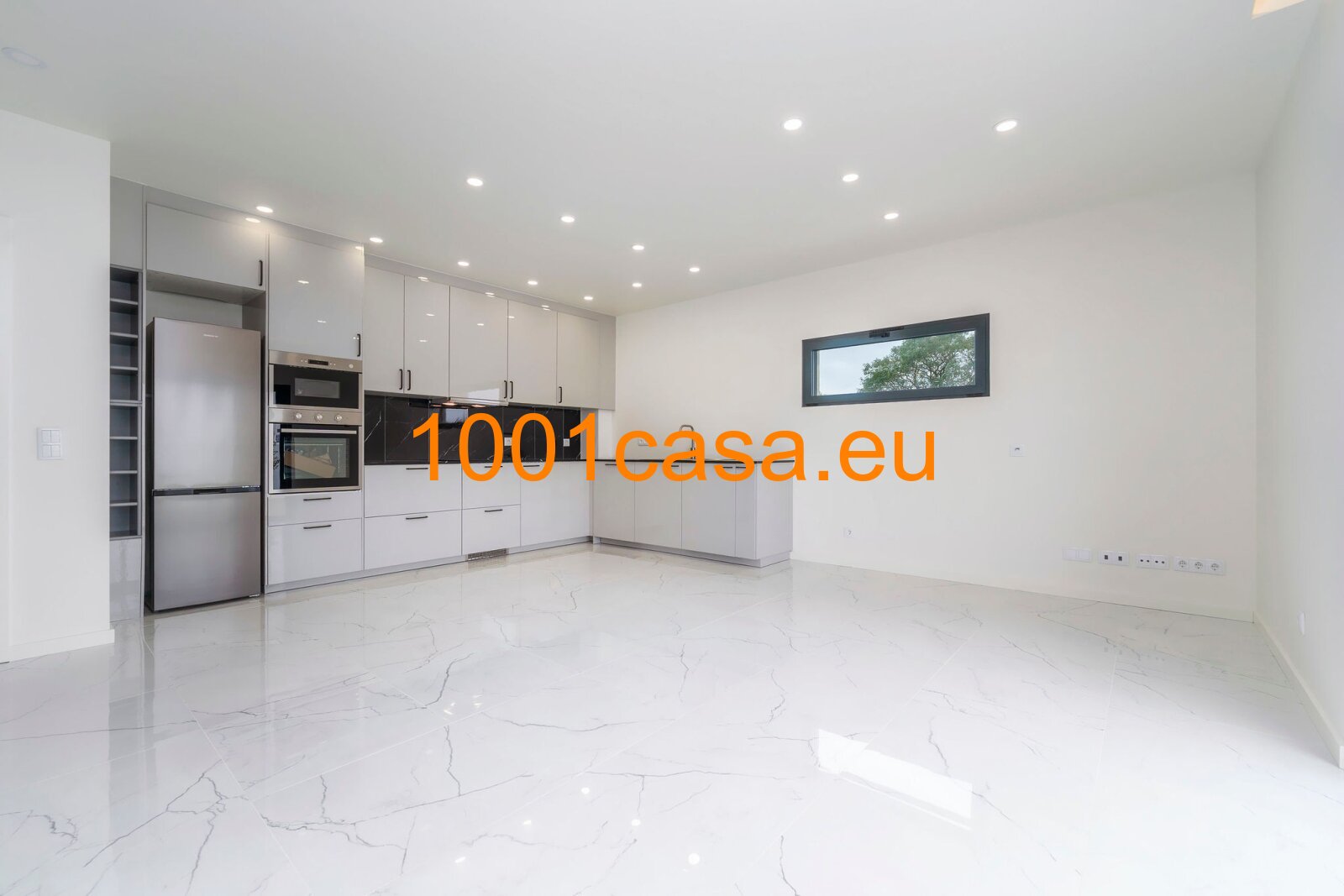 Neubau 2025 - Moderne Villa in Armação de Pêra