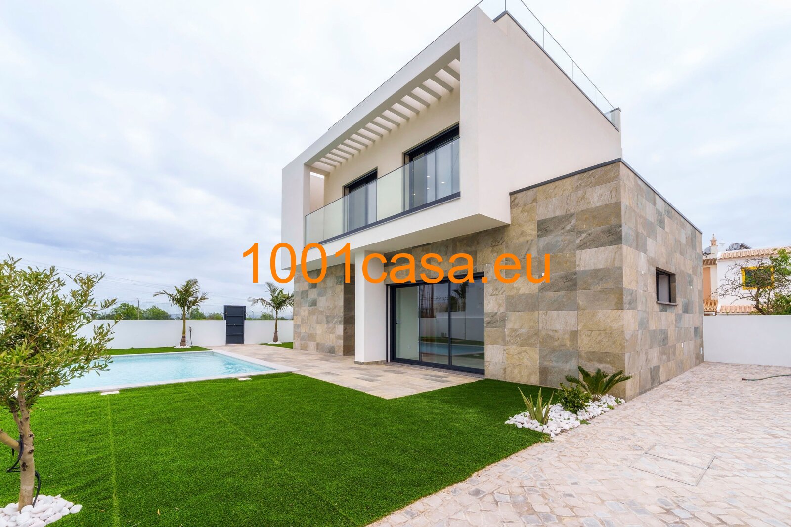 Neubau 2025 - Moderne Villa in Armação de Pêra