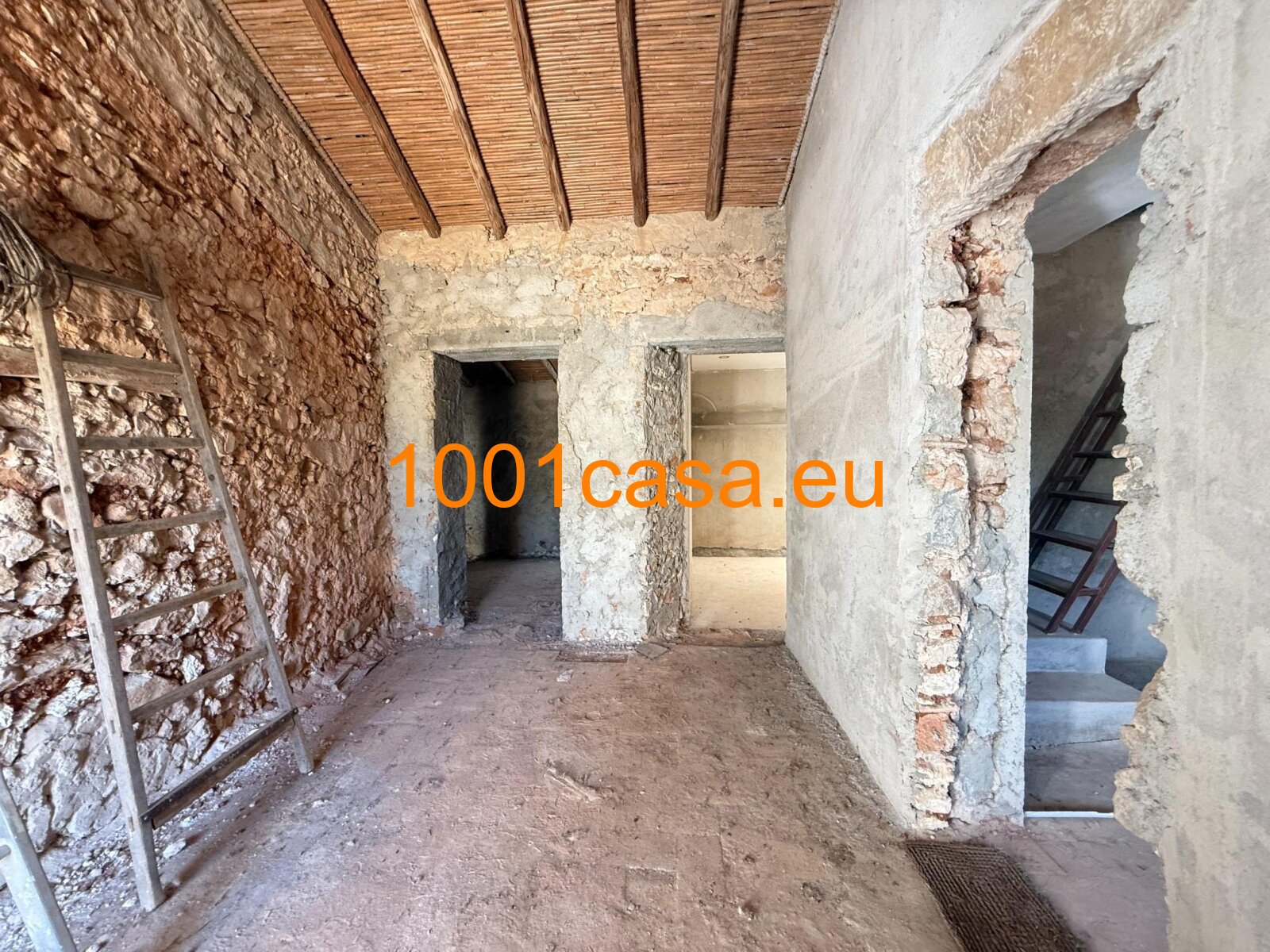 Algarve: Sanierungsjuwel mit Meerblick-Potenzial!