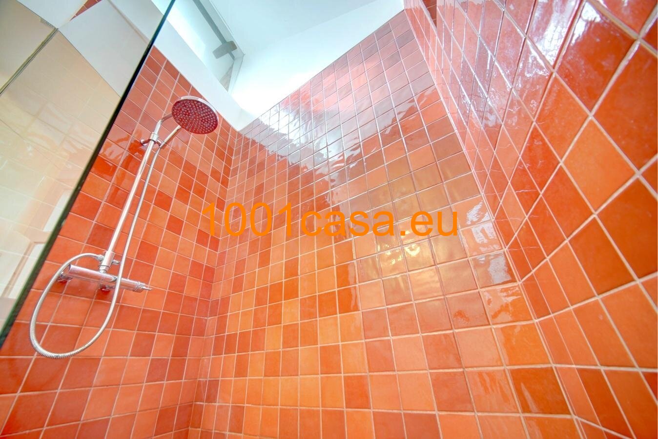 Exklusive DG Wohnung über den Dächern von Lissabon – Design-Juwel im historischen Herzen