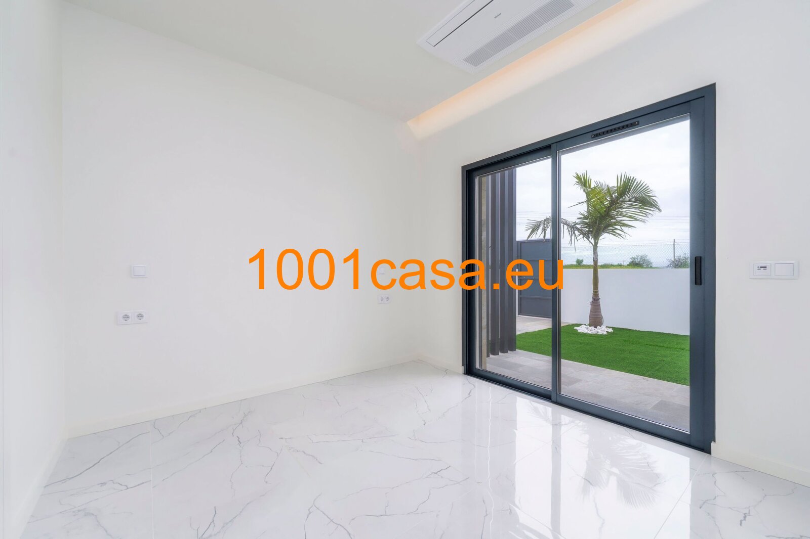 Neubau 2025 - Moderne Villa in Armação de Pêra