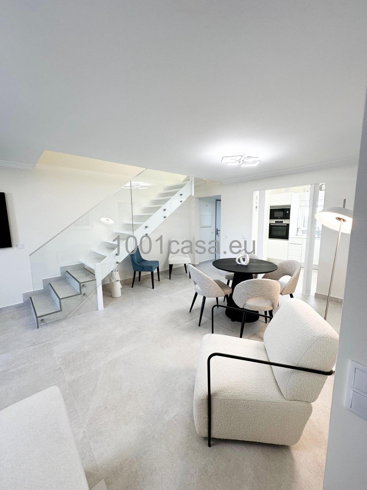 Komplett renoviertes 2+1 SZ Duplex-Apartment in exklusiver Anlage – Vilamoura