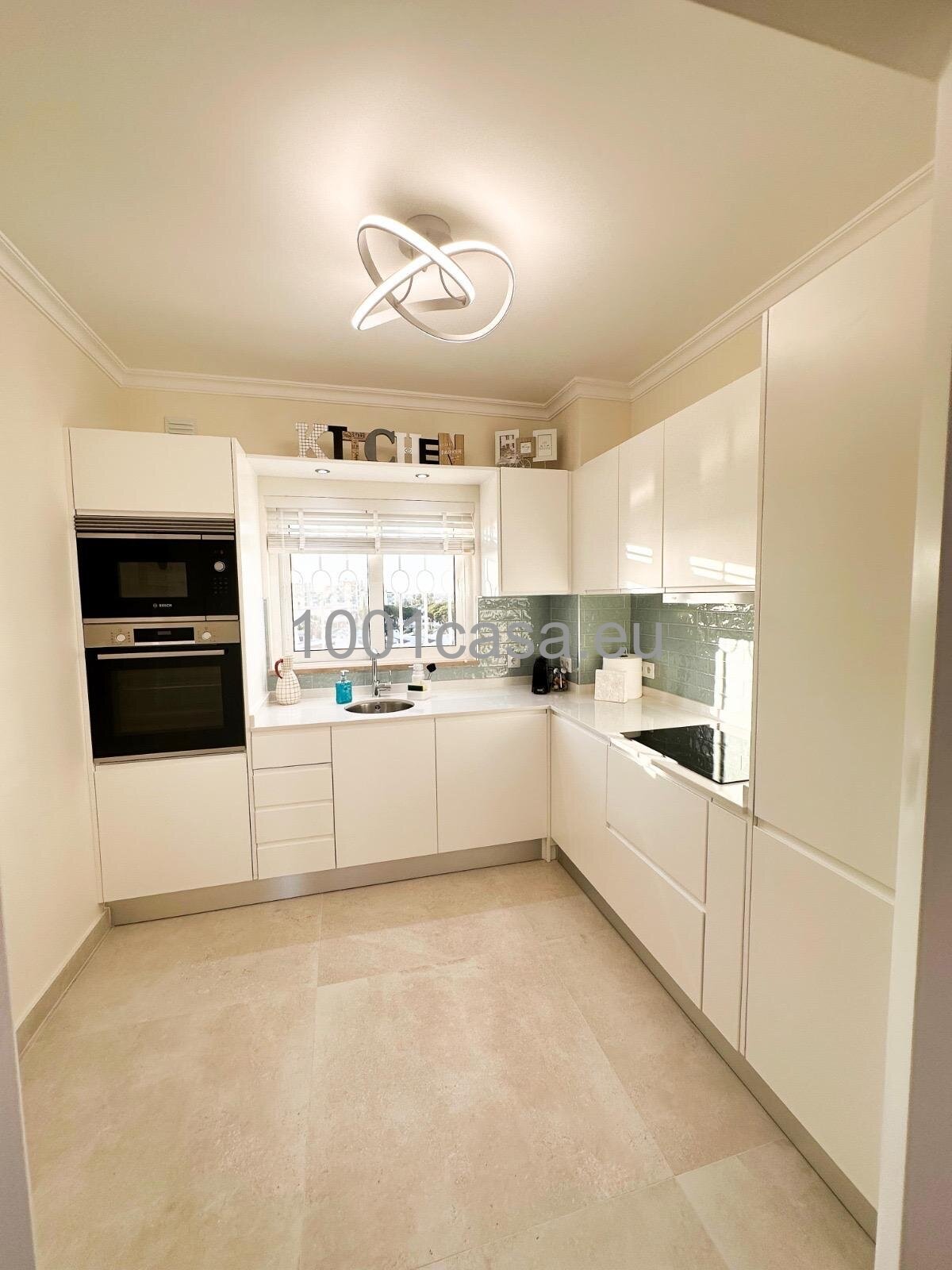 Komplett renoviertes 2+1 SZ Duplex-Apartment in exklusiver Anlage – Vilamoura