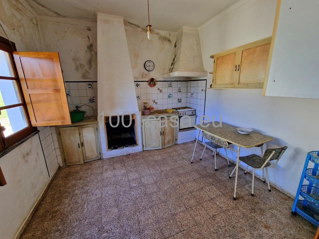 Potenzial: Zwei traditionelle Villen zum Preis von einer in der Nähe von Loulé zur Renovierung oder zum kompletten Neubau.