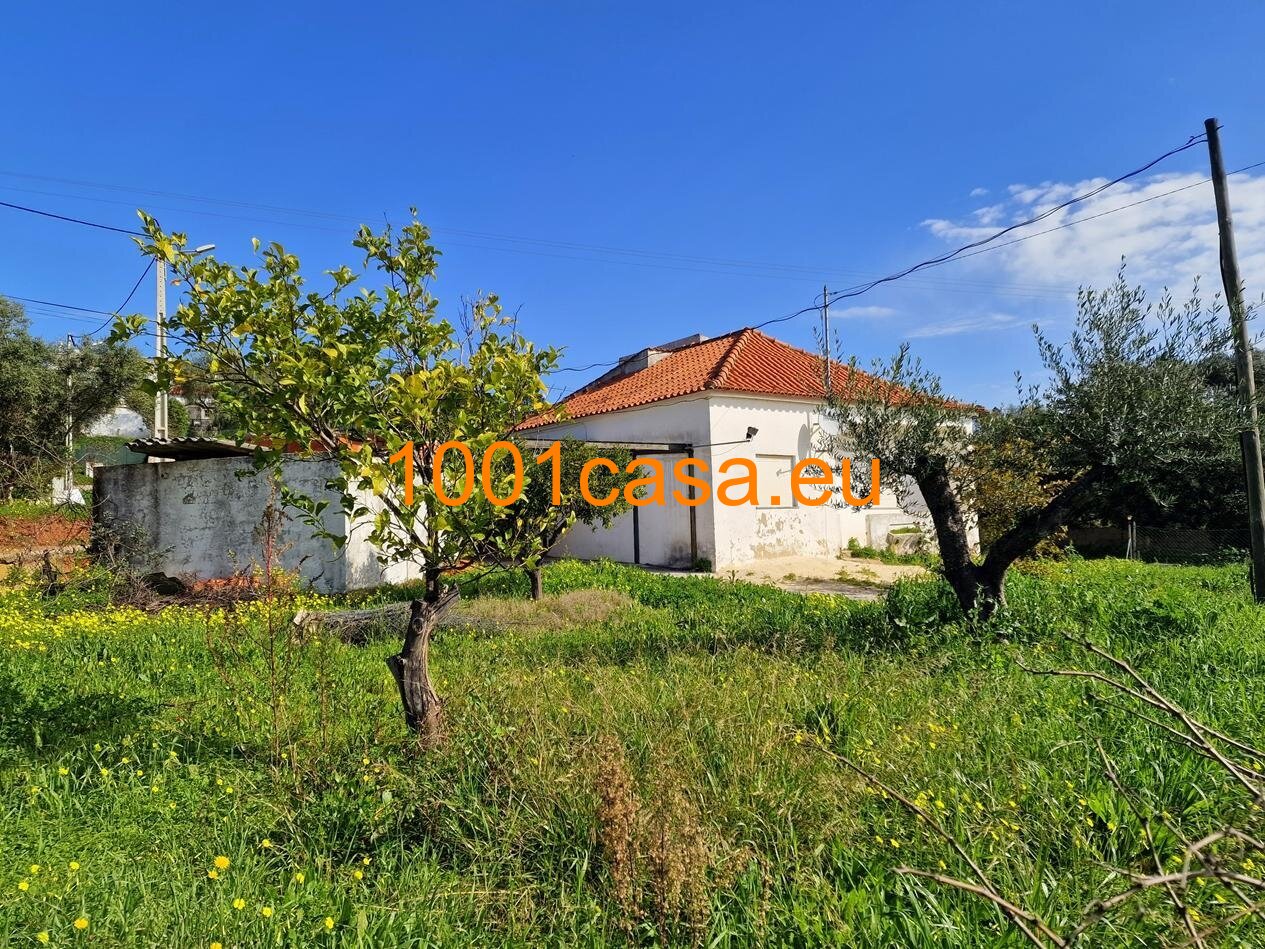 Algarve - Charmantes Haus: Viel Platz und Potenzial in idyllischer Lage