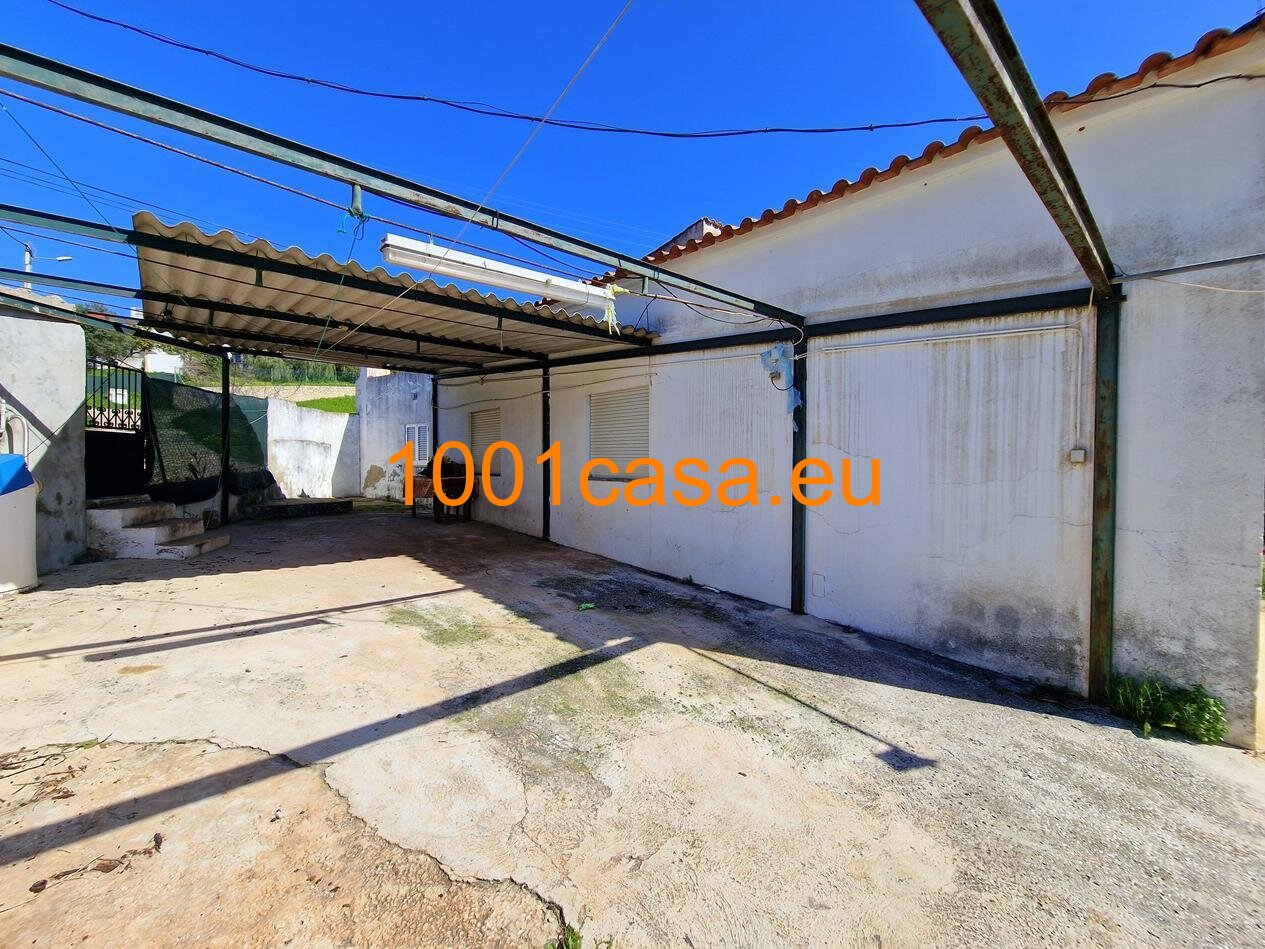 Algarve - Charmantes Haus: Viel Platz und Potenzial in idyllischer Lage
