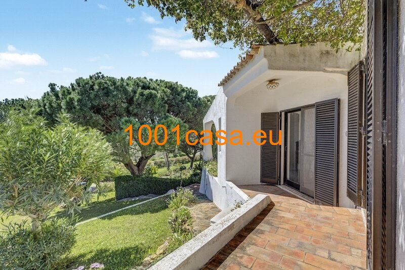 Algarve Exklusive 3-Zimmer-Villa auf ca.1ha in Almancil - Privatsphäre mit Pool & Komfort