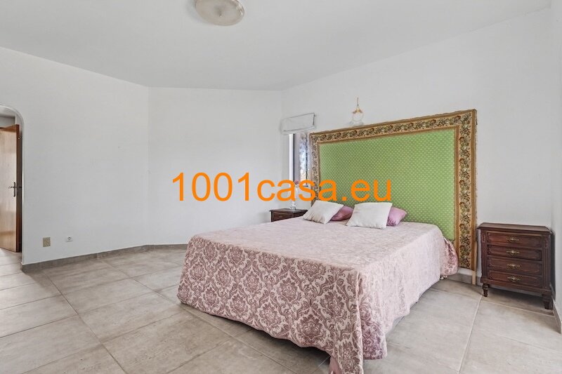 Algarve Exklusive 3-Zimmer-Villa auf ca.1ha in Almancil - Privatsphäre mit Pool & Komfort