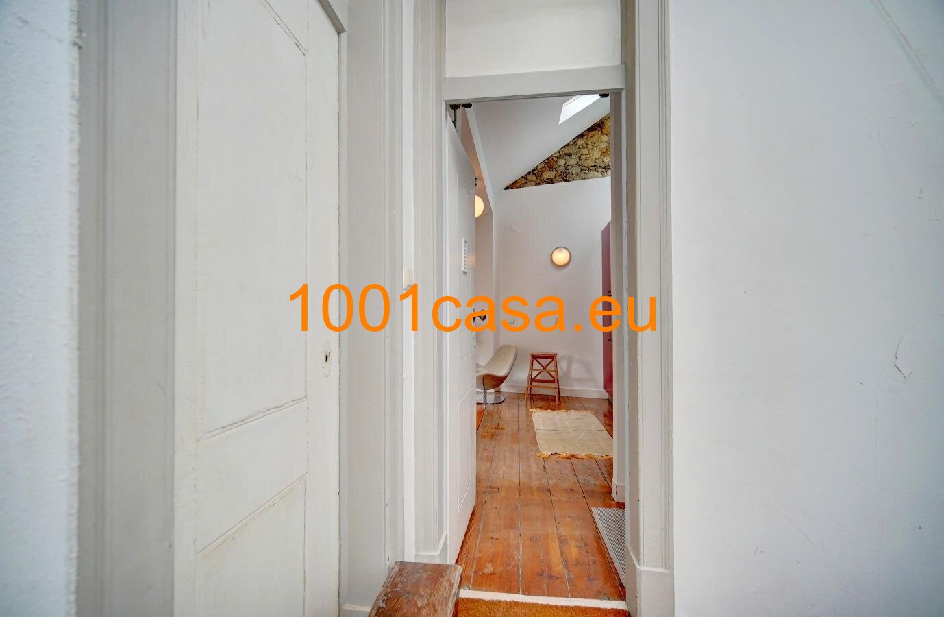 Exklusive DG Wohnung über den Dächern von Lissabon – Design-Juwel im historischen Herzen