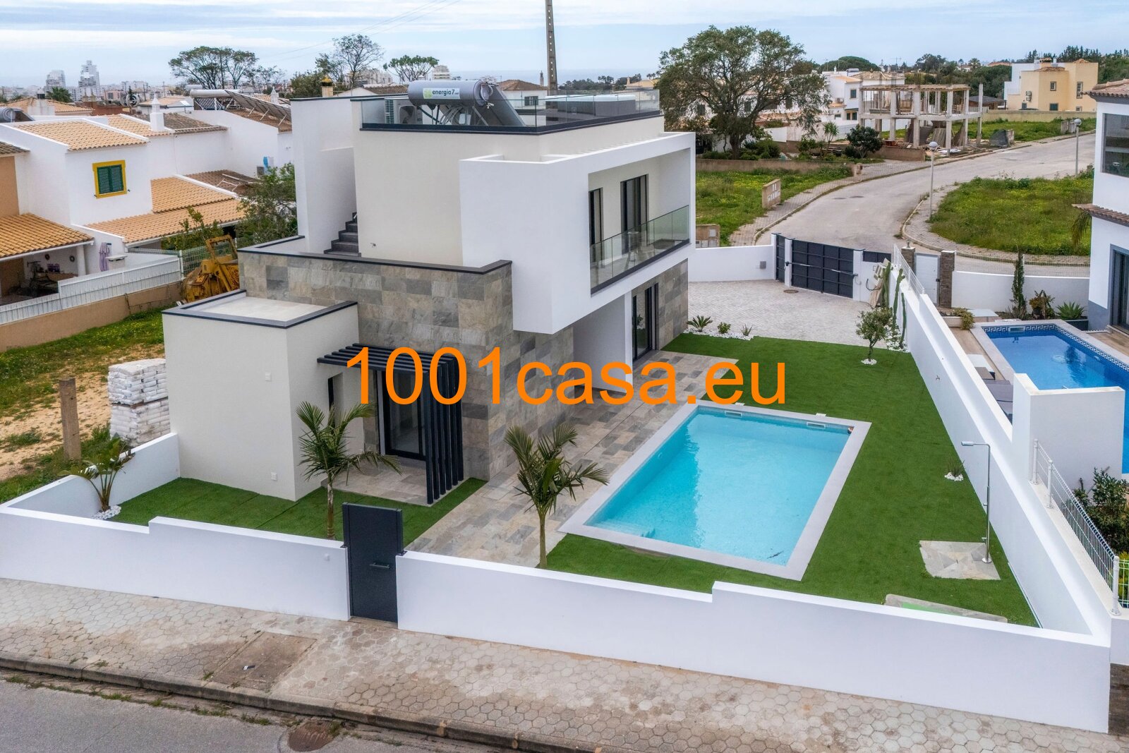 Neubau 2025 - Moderne Villa in Armação de Pêra