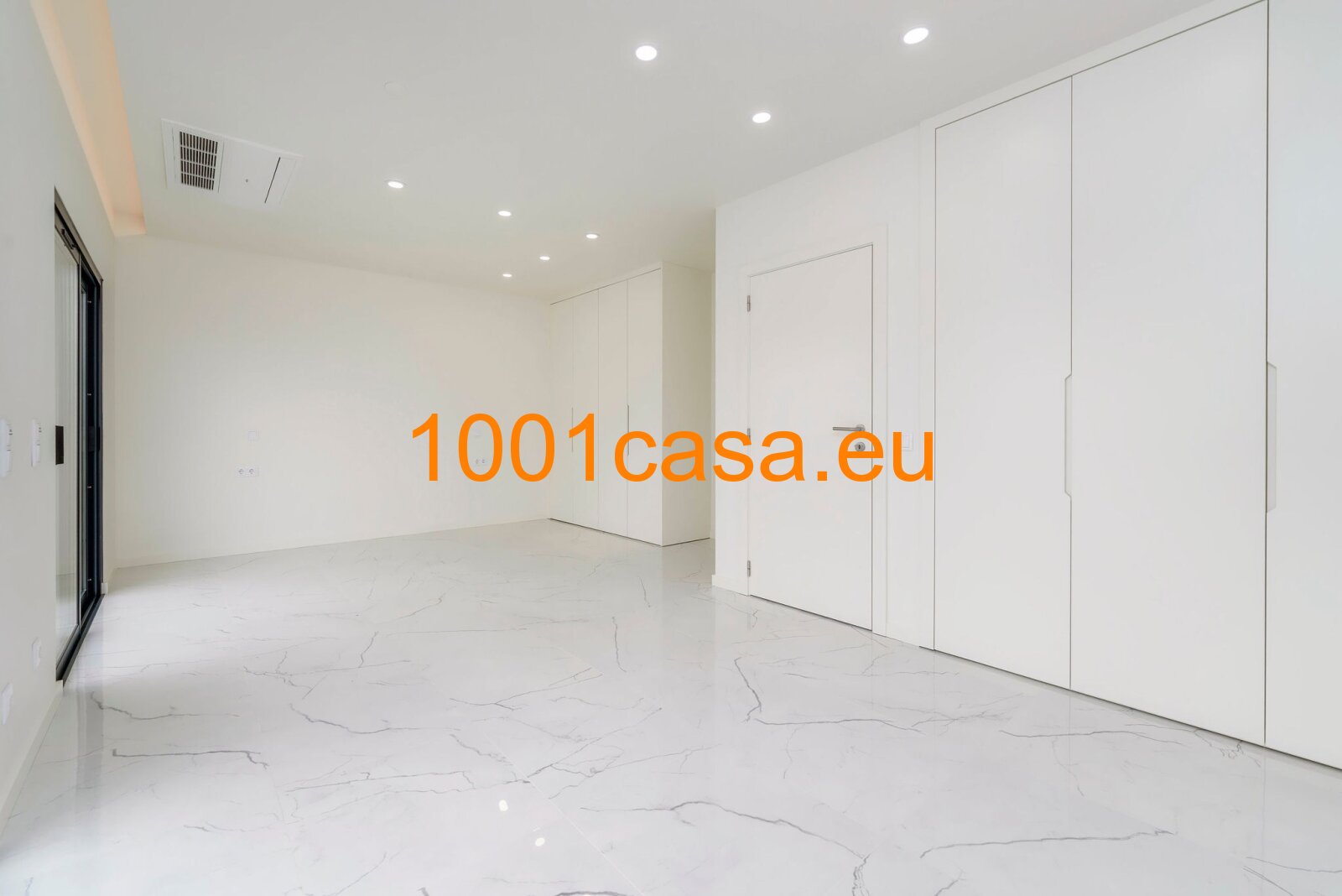 Neubau 2025 - Moderne Villa in Armação de Pêra