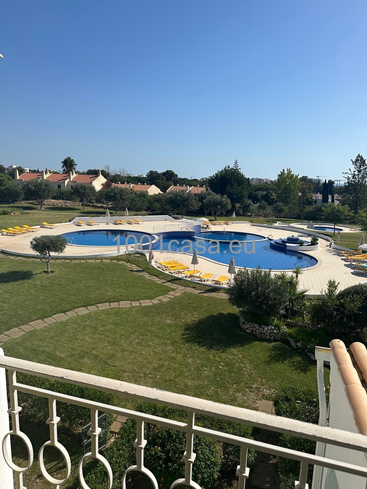 Komplett renoviertes 2+1 SZ Duplex-Apartment in exklusiver Anlage – Vilamoura