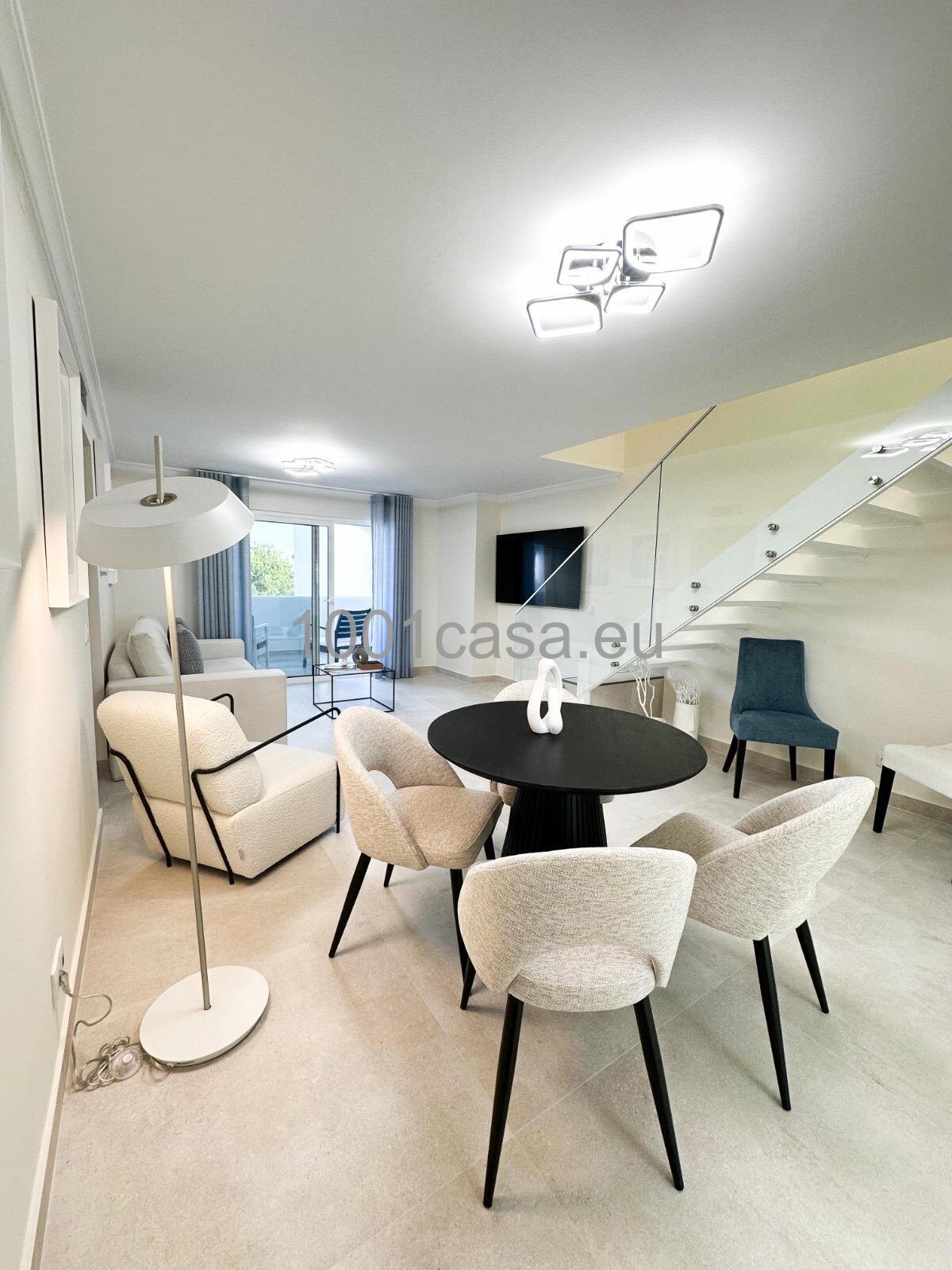 Komplett renoviertes 2+1 SZ Duplex-Apartment in exklusiver Anlage – Vilamoura