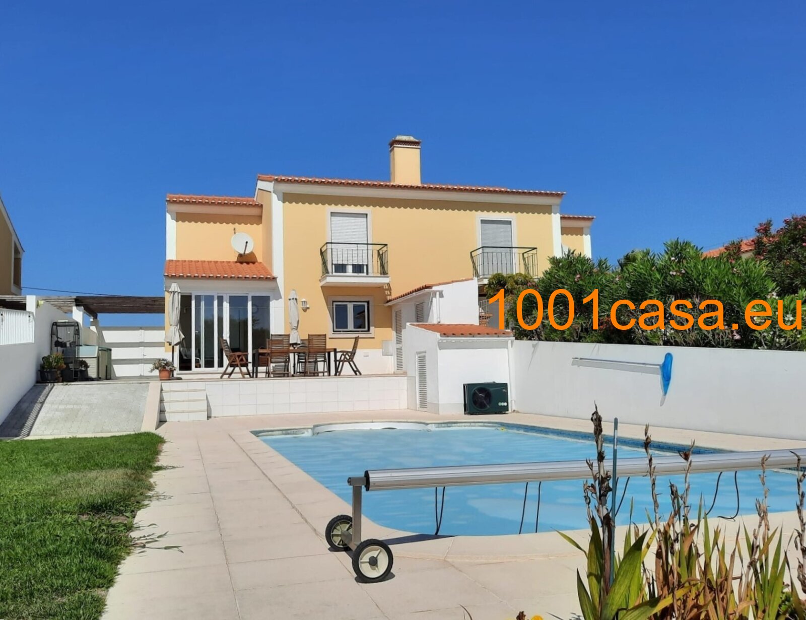 Traumhaus in Alfeizerao: Stilvolles Wohnen & Pool-Paradies