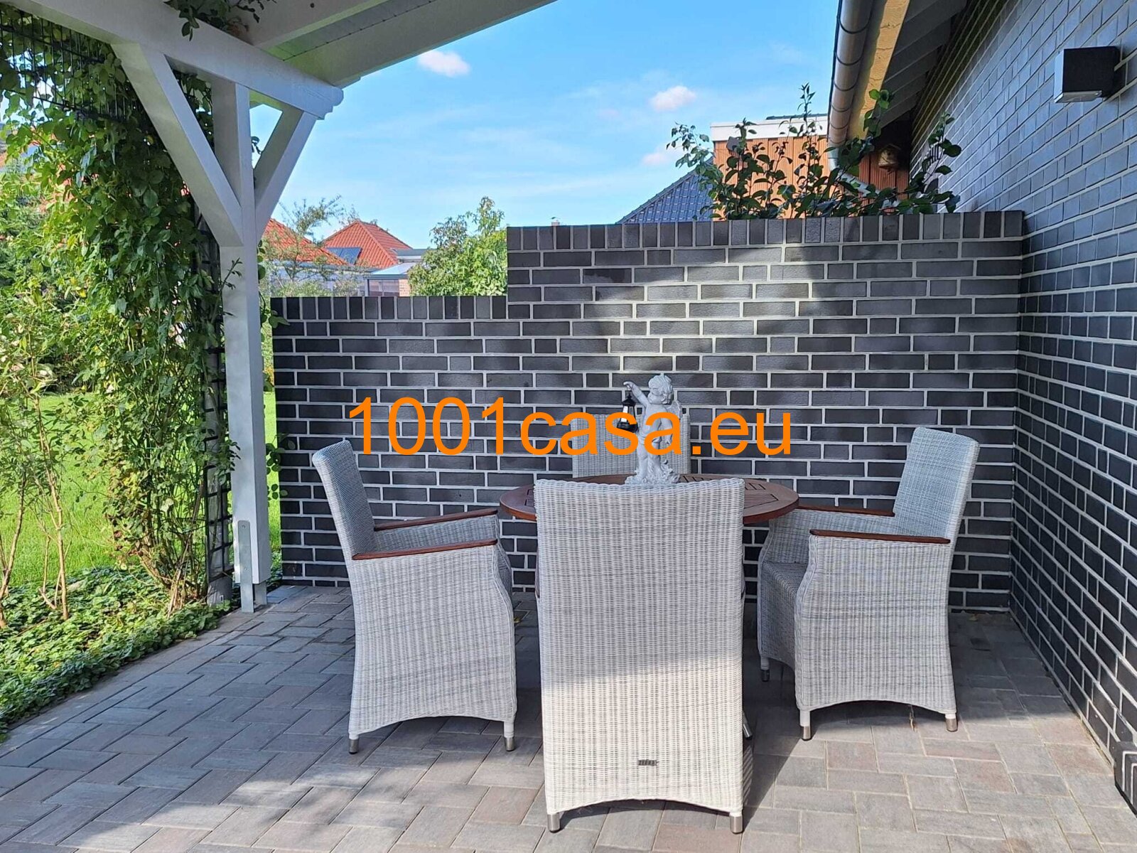 Einfamilienhaus mit Garage, gepflegter Garten mit Teich, kein Reparaturstau, direkt bezugsfähig, Klinkerfassade, ruhige Wohnlage mit 1-Familienhäusern