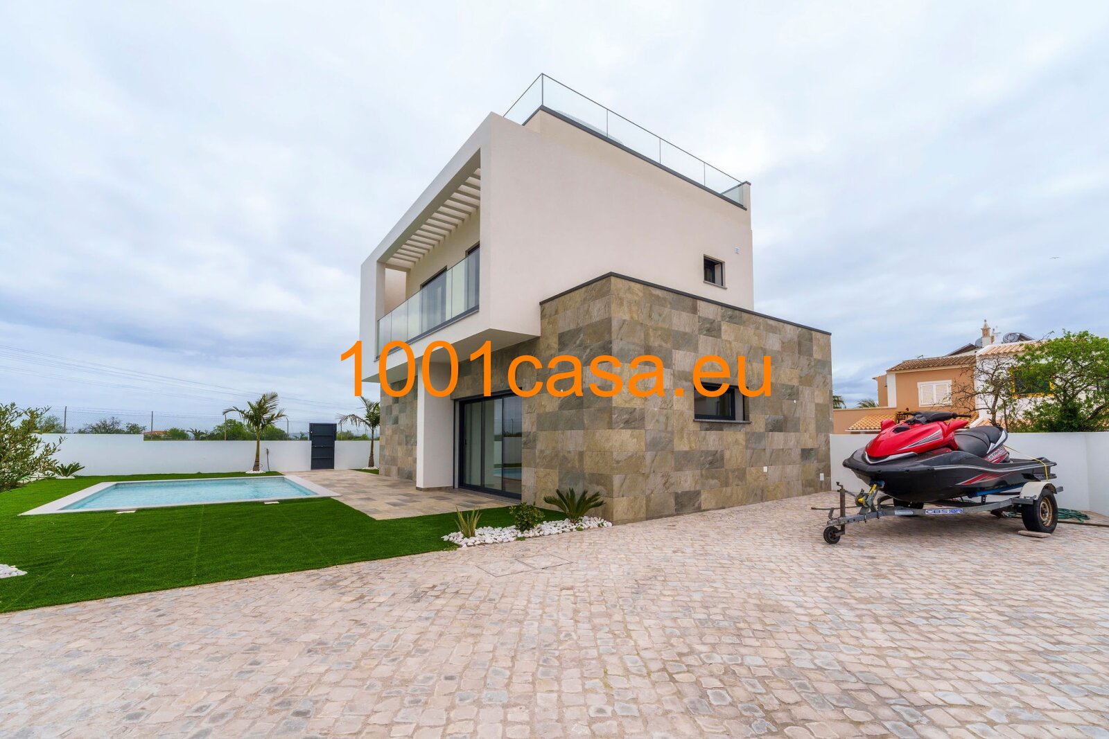 Neubau 2025 - Moderne Villa in Armação de Pêra