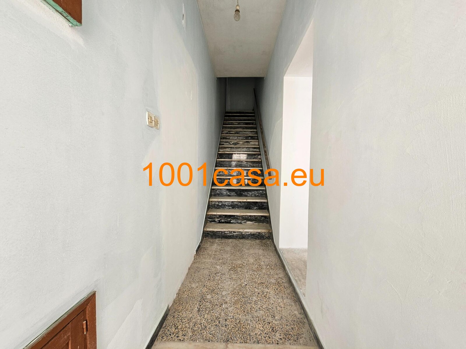 Algarve - Stadthaus in Estoi zum renovieren zu verkaufen