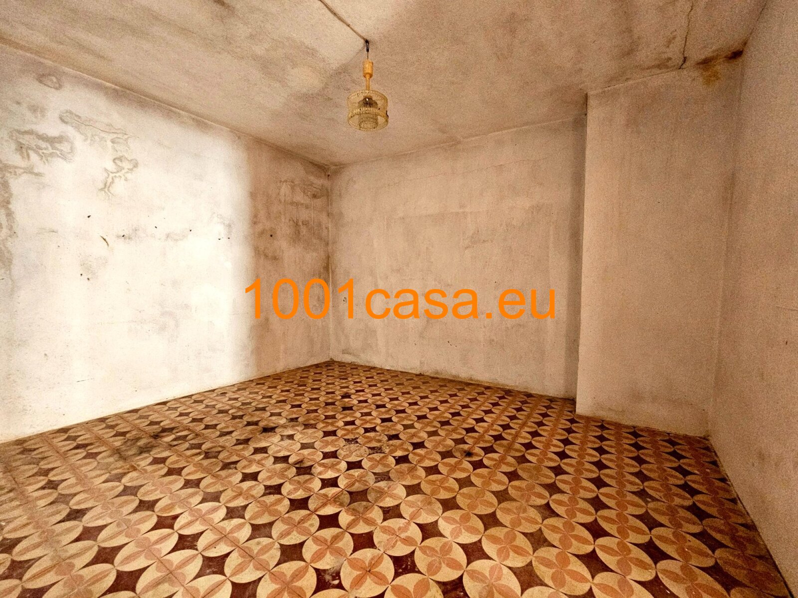 Algarve - Stadthaus in Estoi zum renovieren zu verkaufen