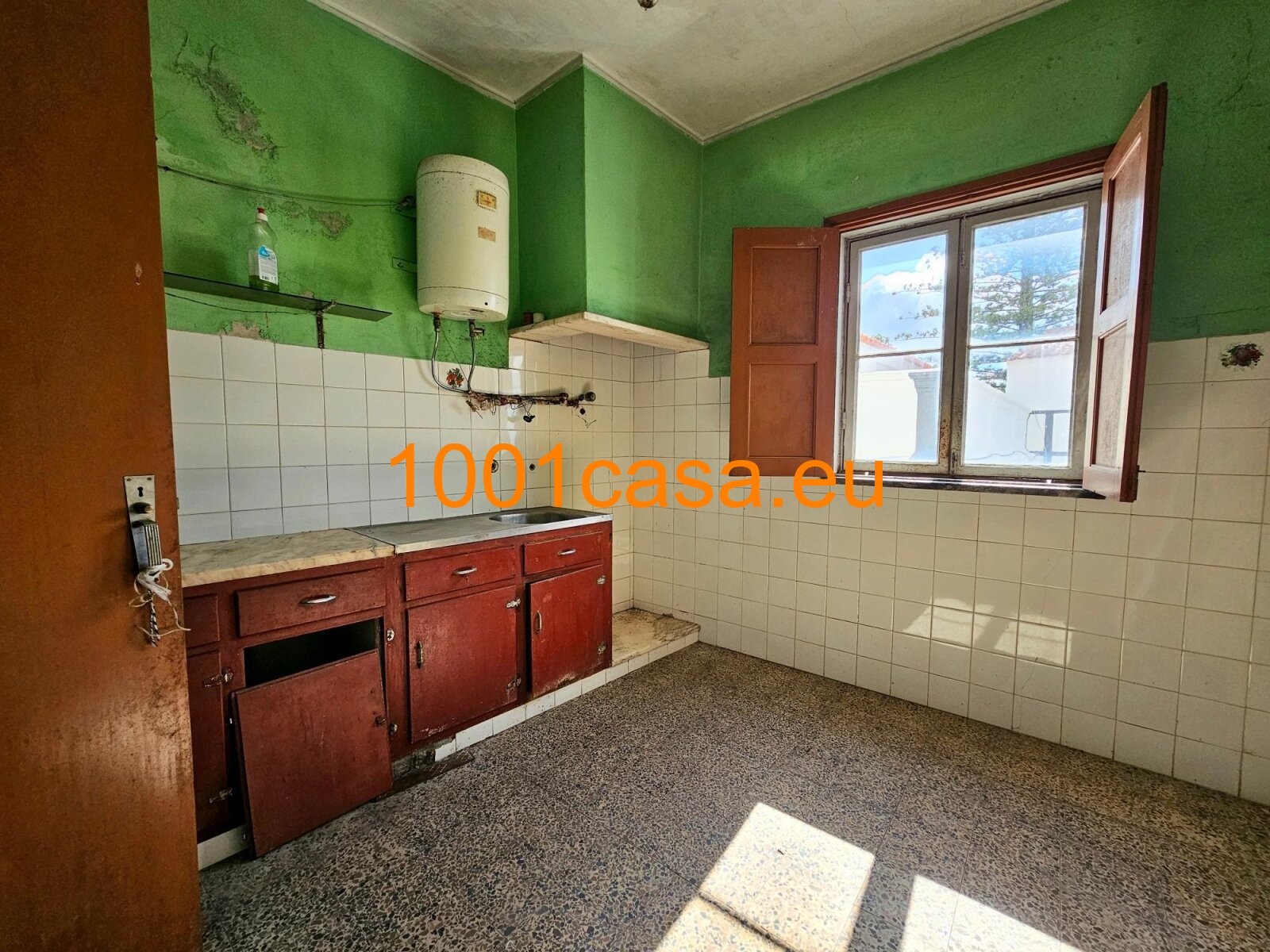 Algarve - Stadthaus in Estoi zum renovieren zu verkaufen