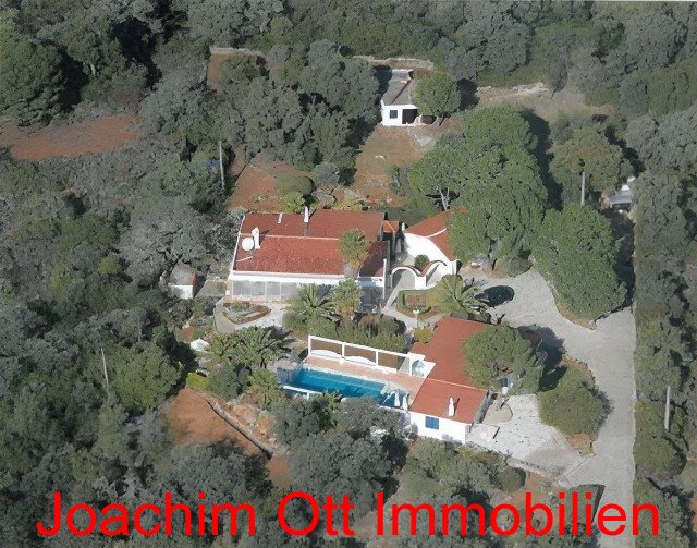 Algarve - 2 Häuser und mehr auf 1.3ha bei Loule zu verkaufen