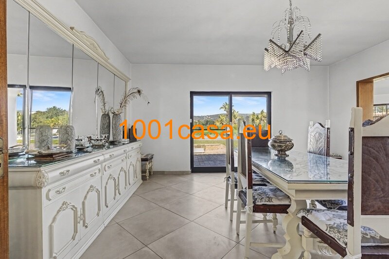 Algarve Exklusive 3-Zimmer-Villa auf ca.1ha in Almancil - Privatsphäre mit Pool & Komfort