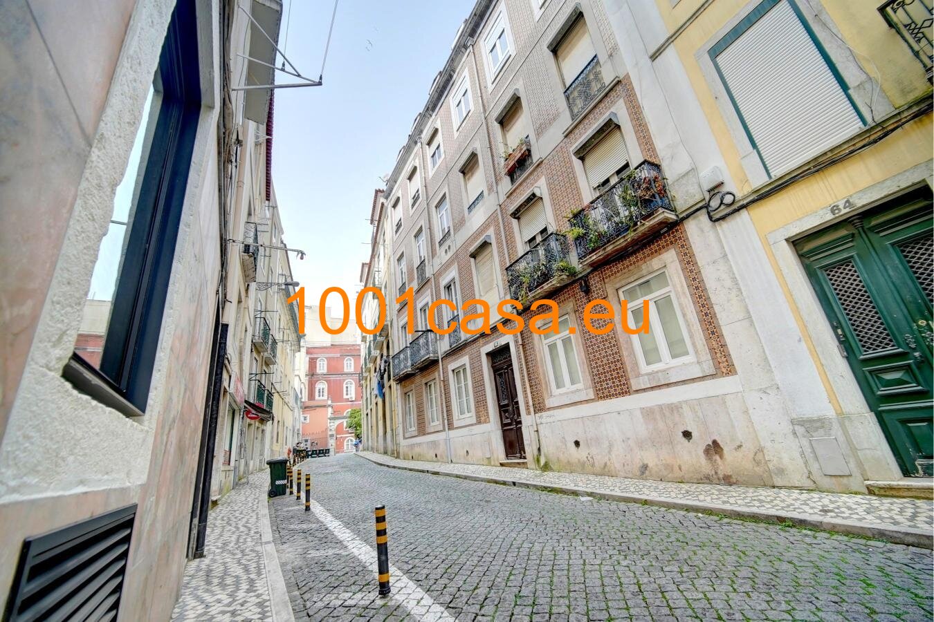 Exklusive DG Wohnung über den Dächern von Lissabon – Design-Juwel im historischen Herzen